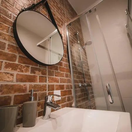 Kostjukowski Lychakivska 70a Lägenhet