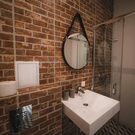 Kostjukowski Lychakivska 70a Lviv