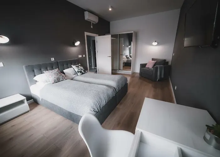 Kostjukowski Lychakivska 70a