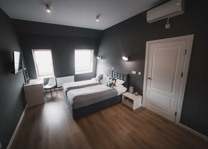 Kostjukowski Lychakivska 70a