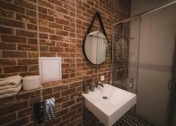 Kostjukowski Lychakivska 70a Leópolis